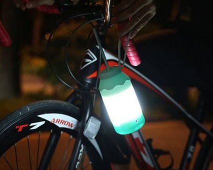 瓶式便携手提LED灯具设计，室内外皆可照明实用工具